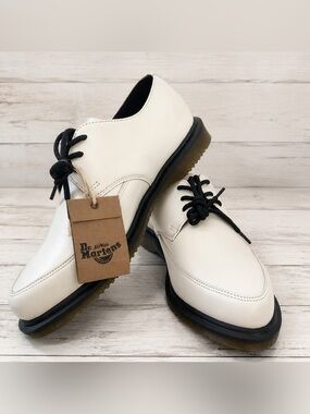 Dr. Martens Willis White Leather Oxford Derby Shoes Men 8 Women 9 NWT